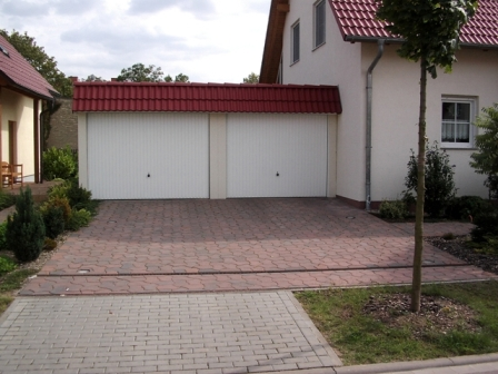 Doppelgarage mit Walm Blende