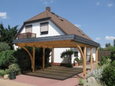 Holzcarports mit Rundbogen