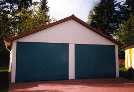 Fertiggarage Doppelgarage  mit Spitz oder Satteldach
