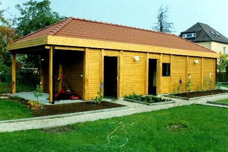 Holzgaragen