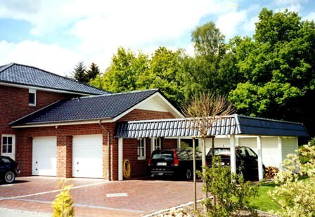 Holz Carport mit Ziegelblende